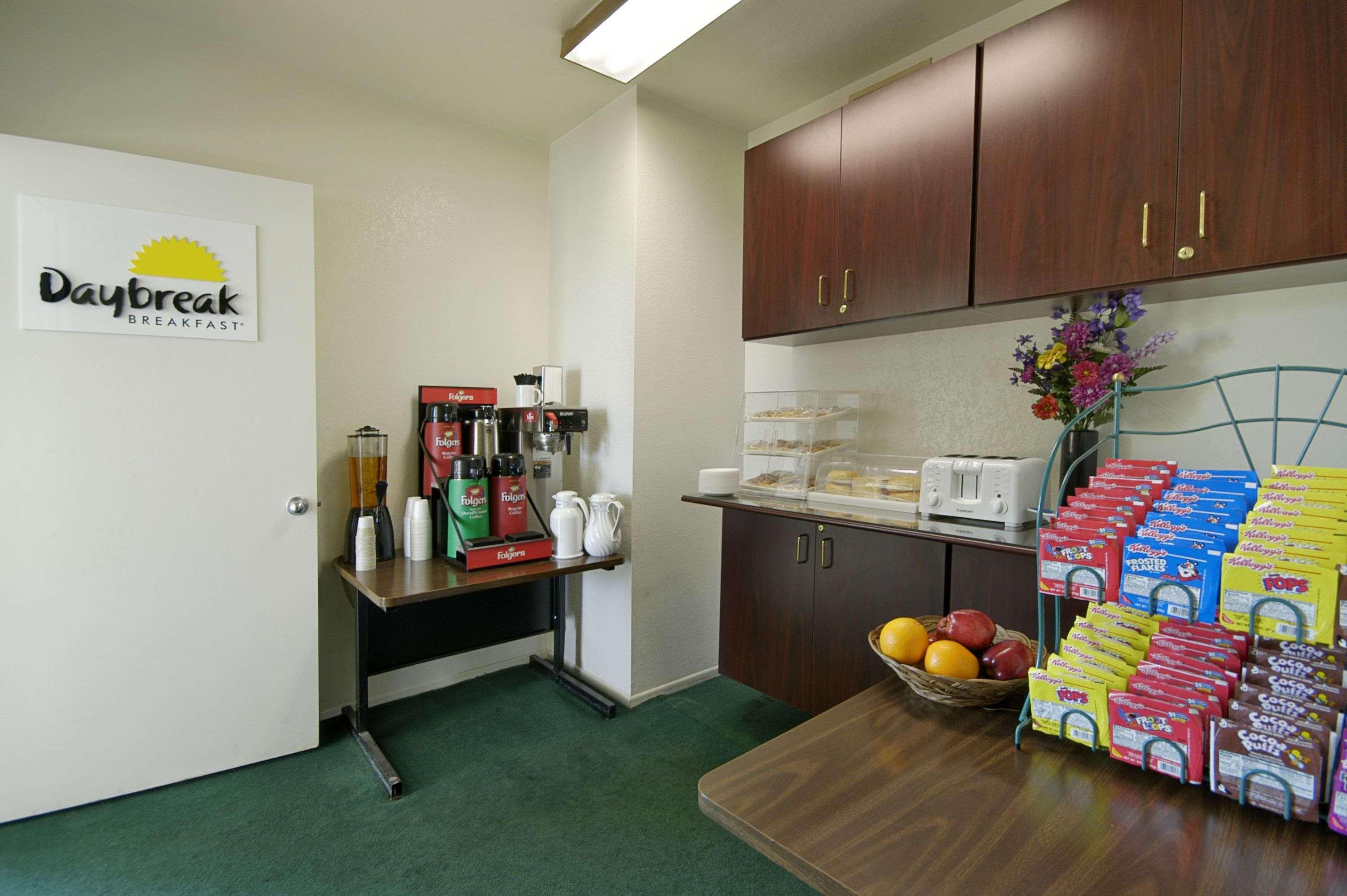Days Inn By Wyndham Riverside Tyler Mall Restaurante foto